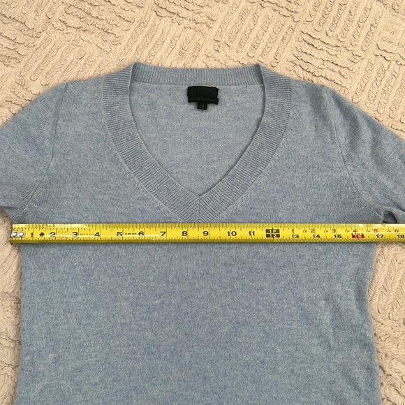 J. Crew long sleeve n-neck blue sweater, 100% cashmere, Size Small - Picture 14 of 16